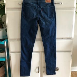 Levi’s 711 skinny jeans